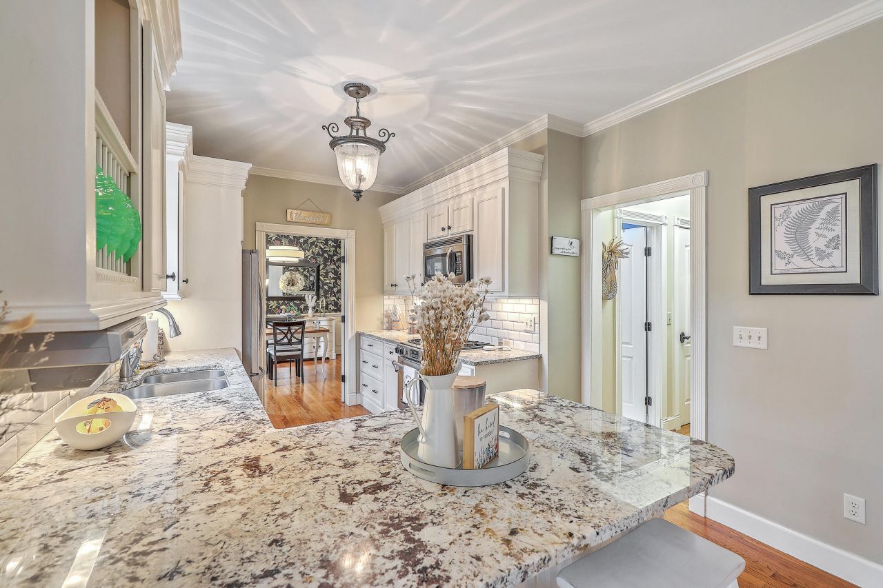 313 Middleton Boulevard Photo 12