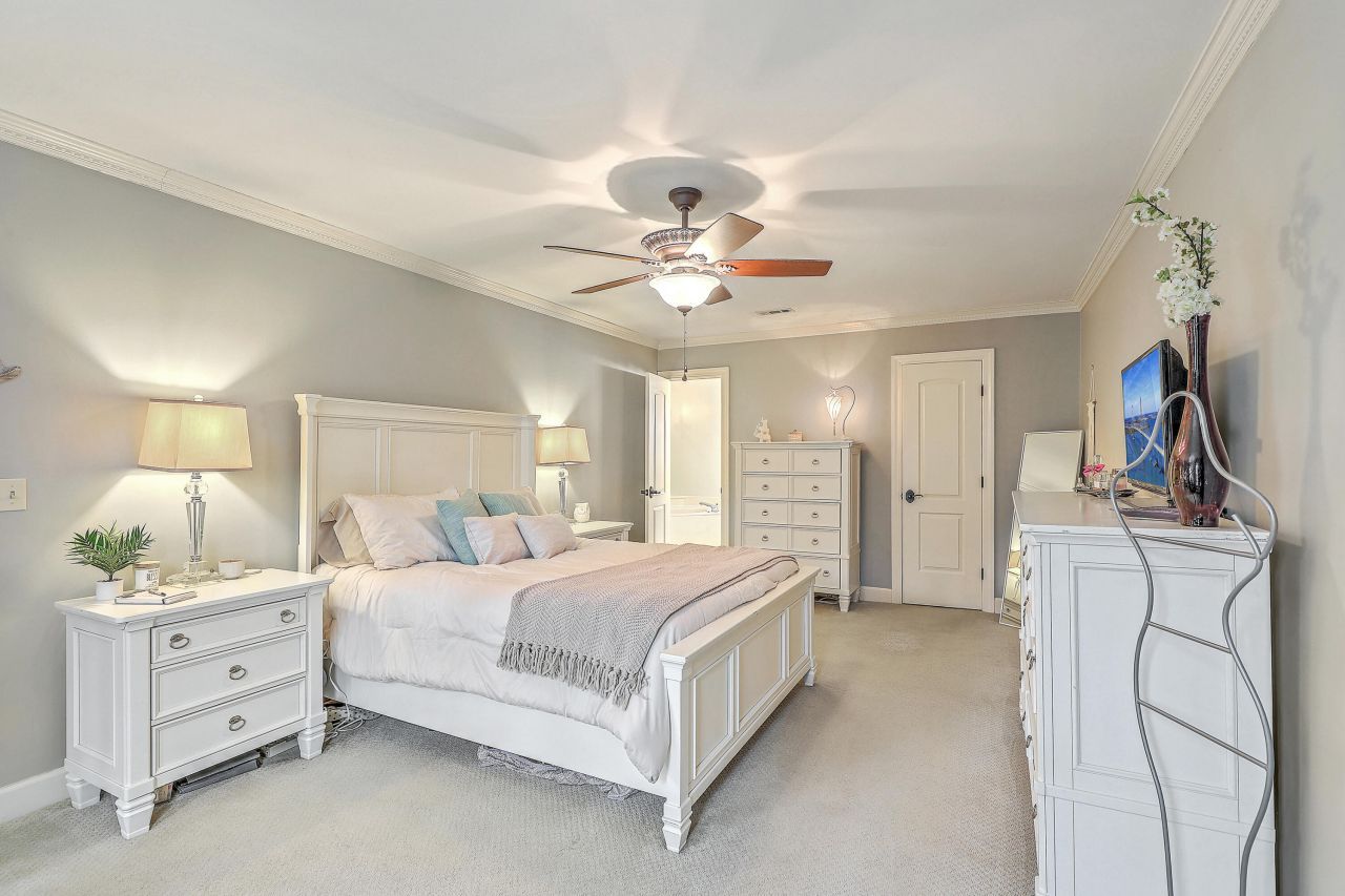 313 Middleton Boulevard Photo 25