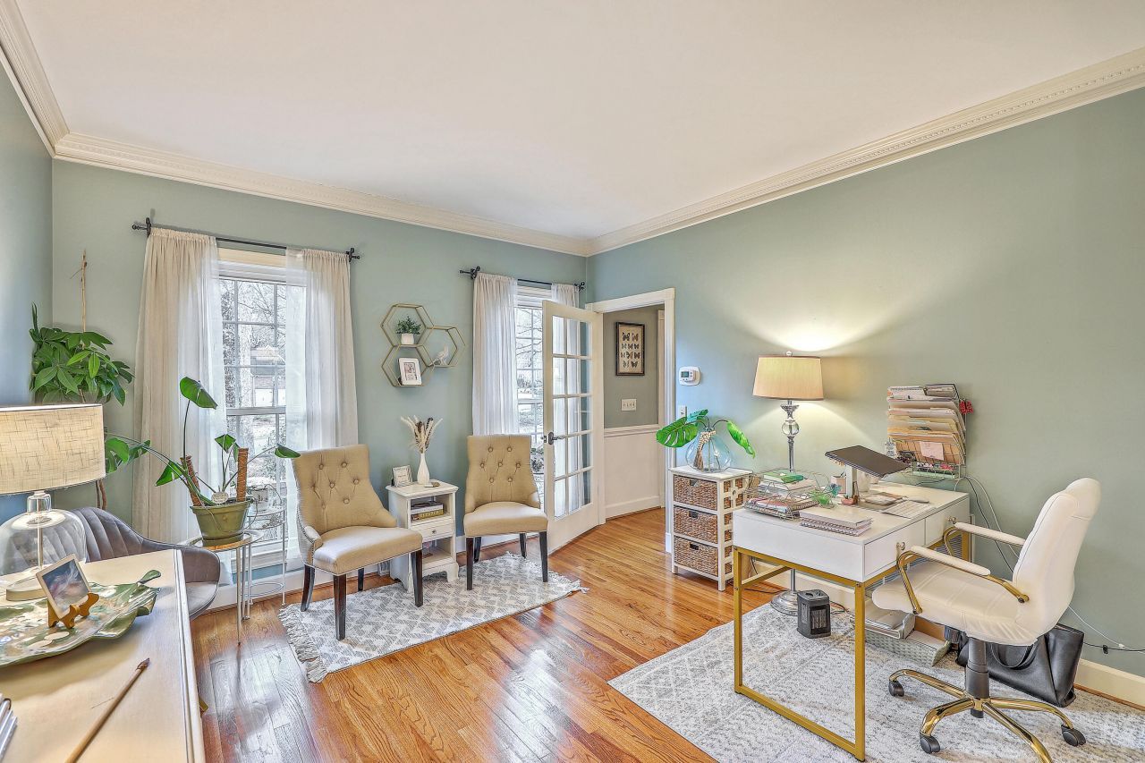 313 Middleton Boulevard Photo 5