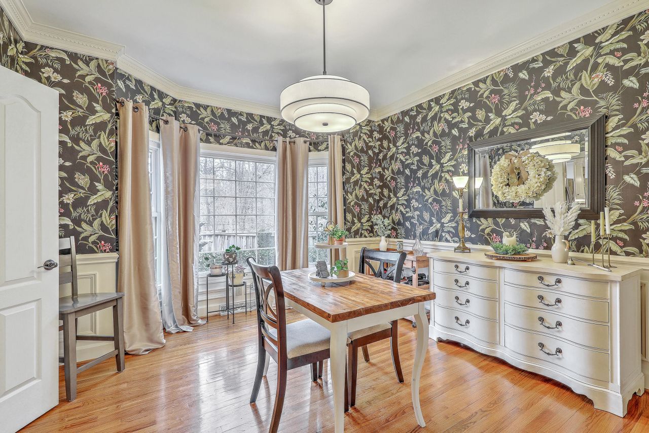 313 Middleton Boulevard Photo 8