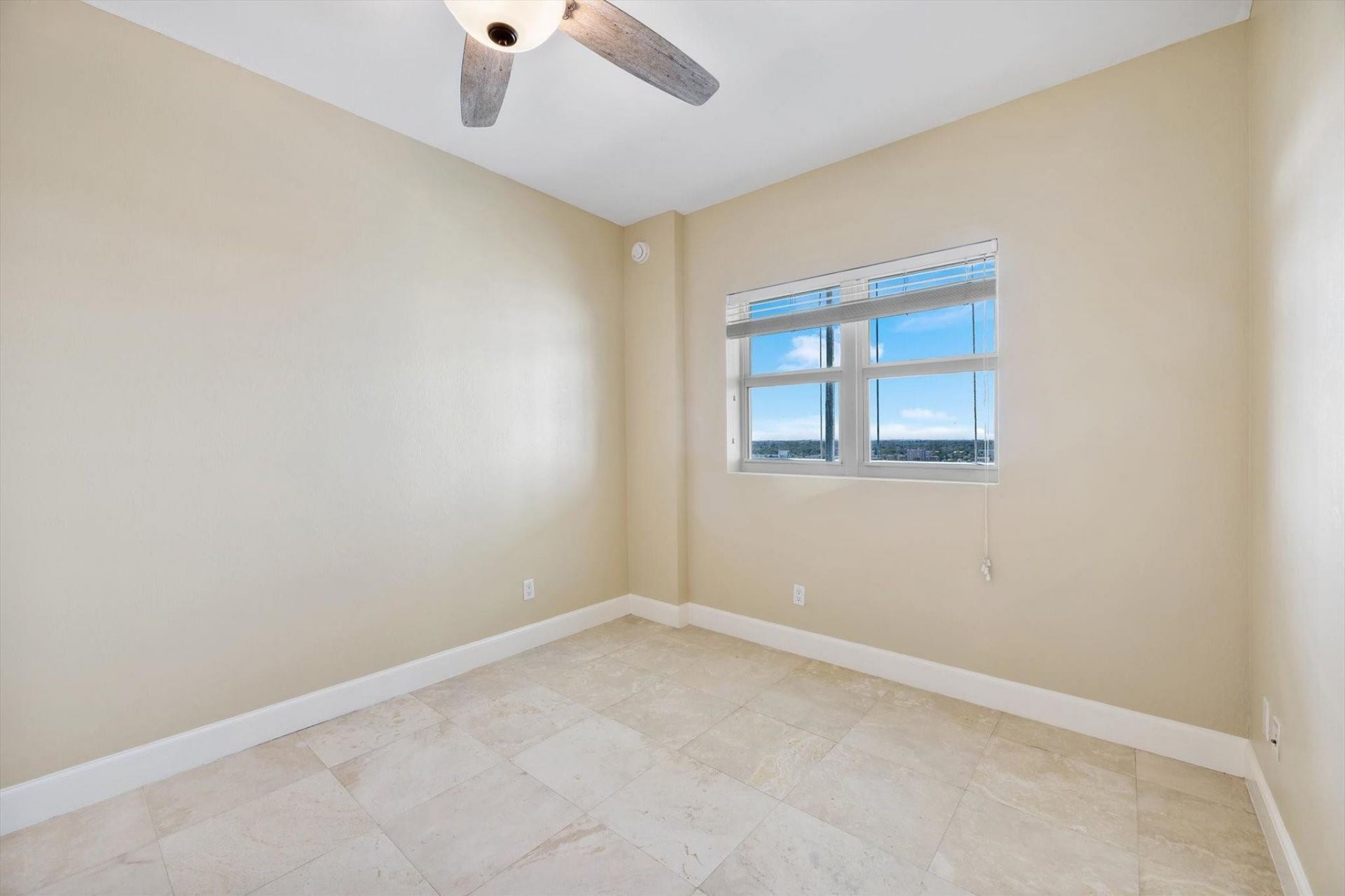 14951 Royal Oaks Lane, Unit 1506, North Miami, FL 33181 Photo
