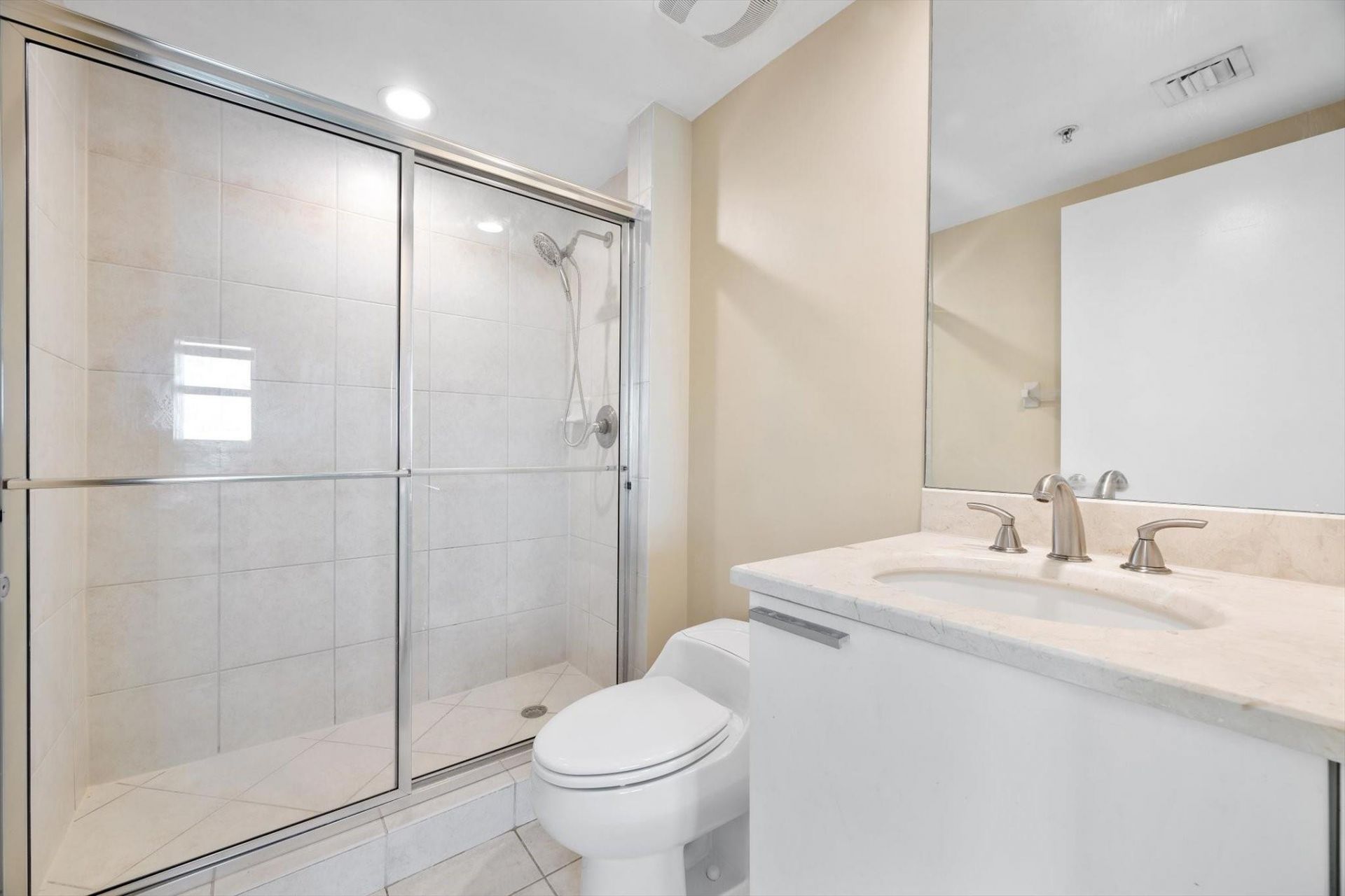 14951 Royal Oaks Lane, Unit 1506, North Miami, FL 33181 Photo