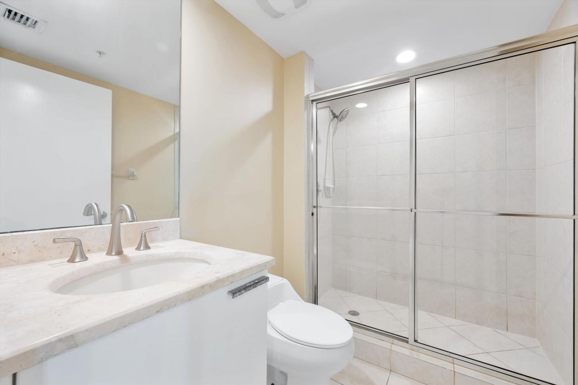 14951 Royal Oaks Lane, Unit 1506, North Miami, FL 33181 Photo