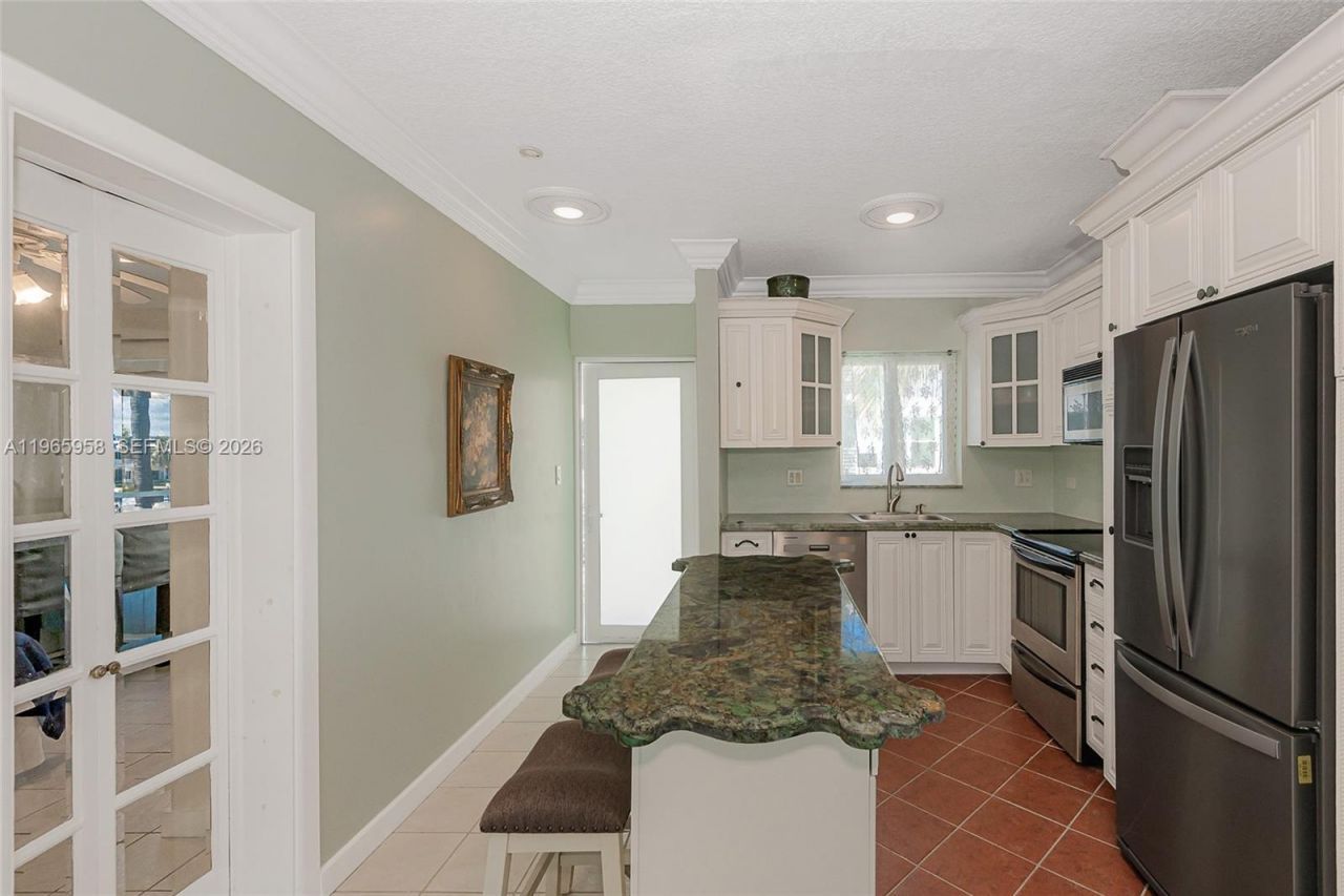 1041 Hillsboro Mile, Unit 2, Hillsboro Beach, FL 33062 Photo
