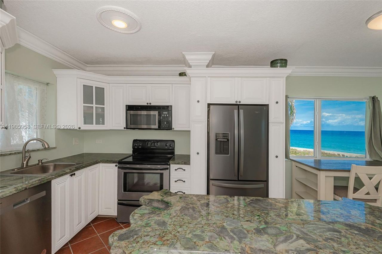 1041 Hillsboro Mile, Unit 2, Hillsboro Beach, FL 33062 Photo