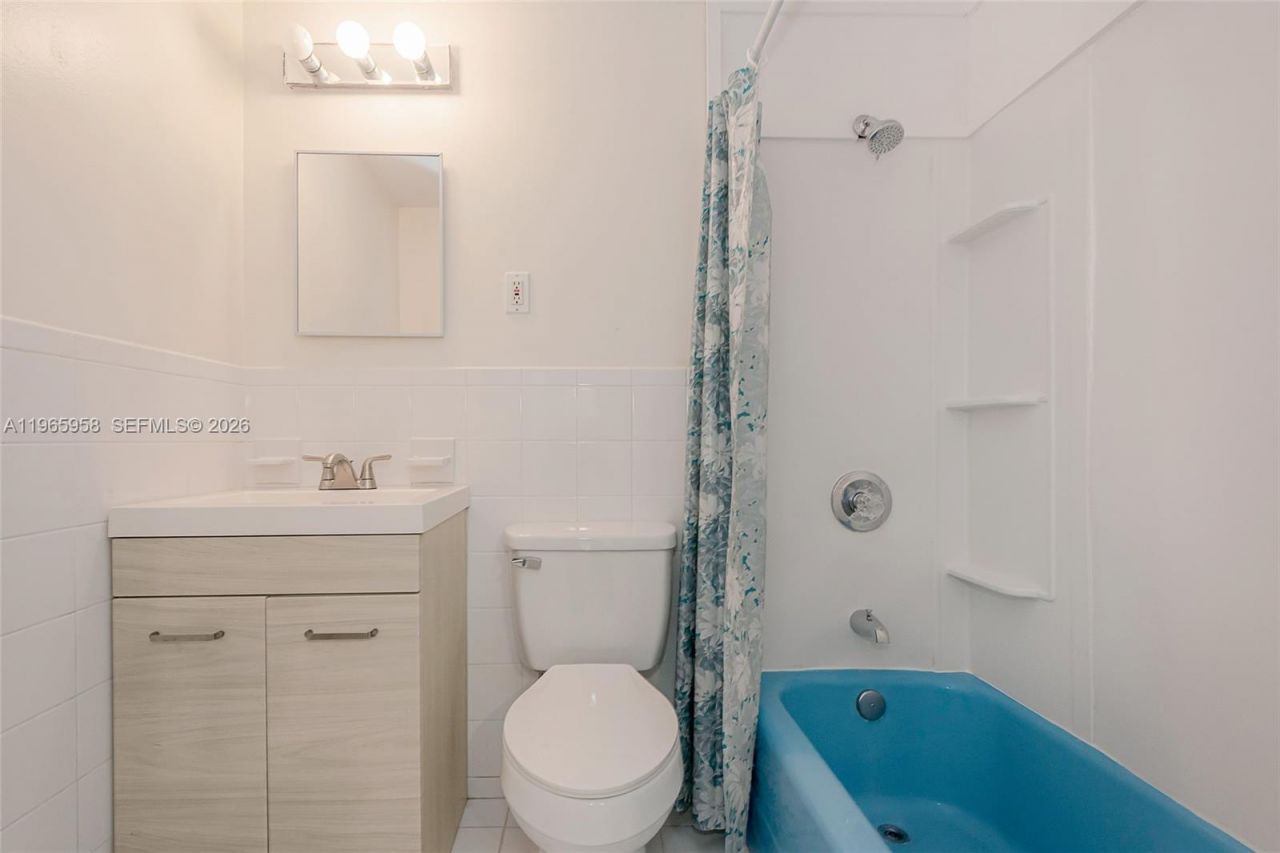 1041 Hillsboro Mile, Unit 2, Hillsboro Beach, FL 33062 Photo