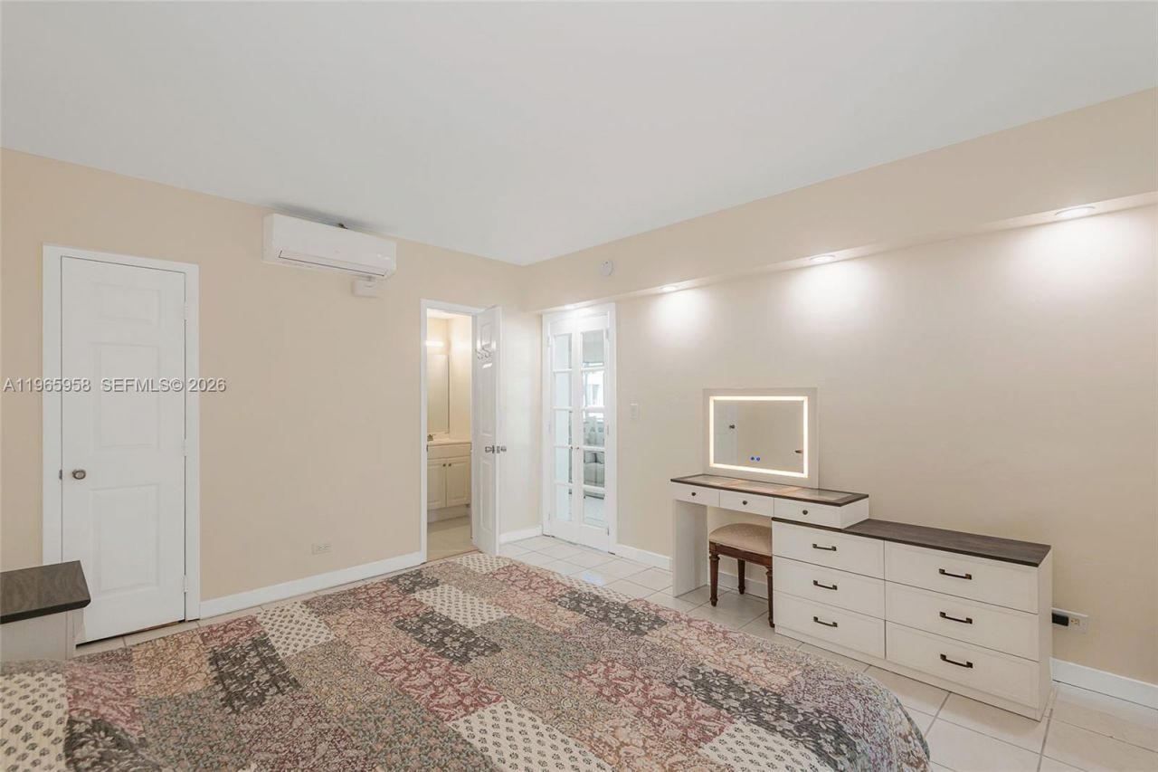 1041 Hillsboro Mile, Unit 2, Hillsboro Beach, FL 33062 Photo