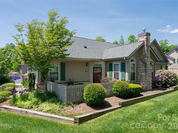 55 Outlook Circle, Swannanoa, NC 28778