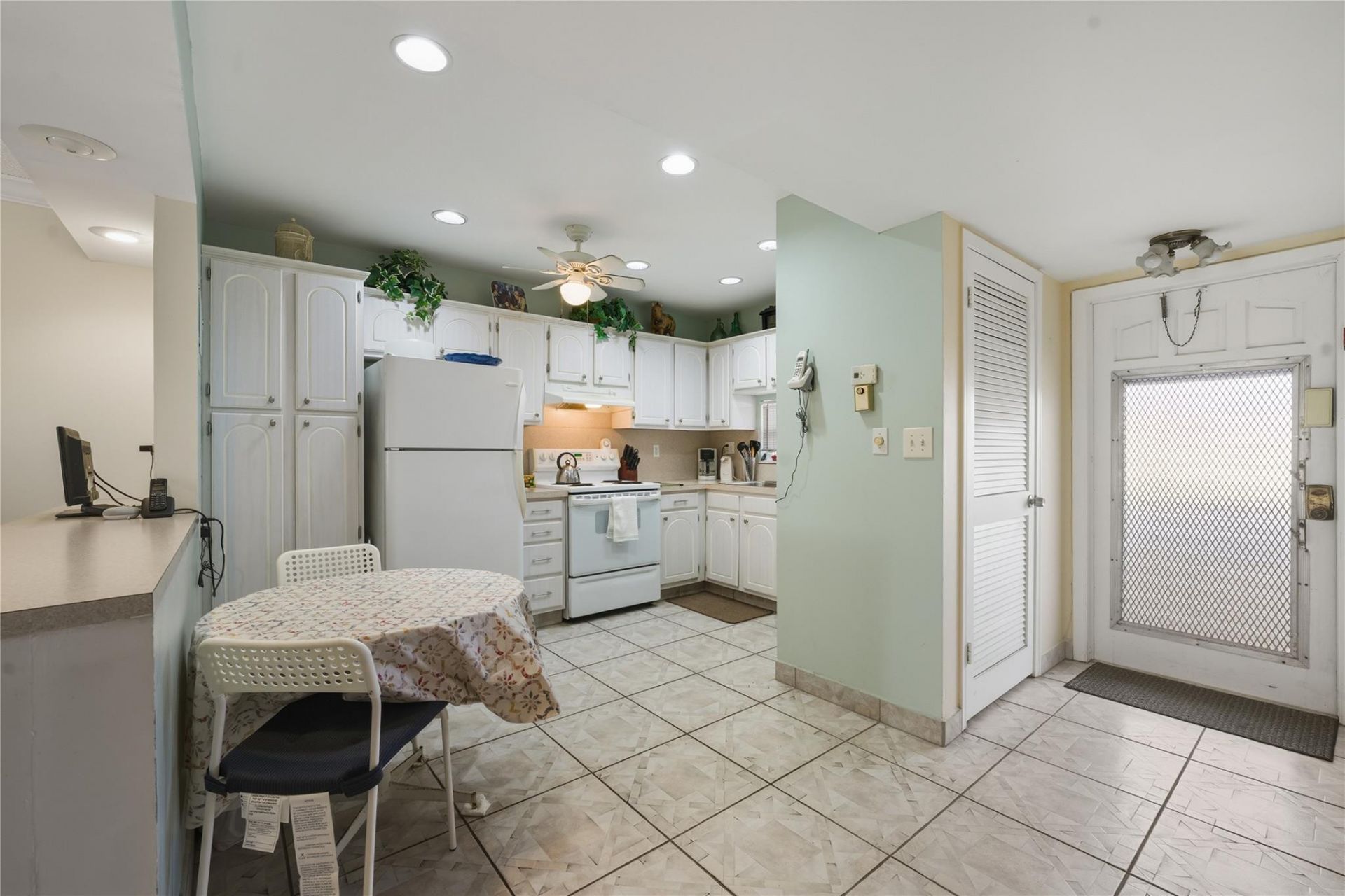 691 S Hollybrook Drive, Unit 304, Pembroke Pines, FL 33025 Photo