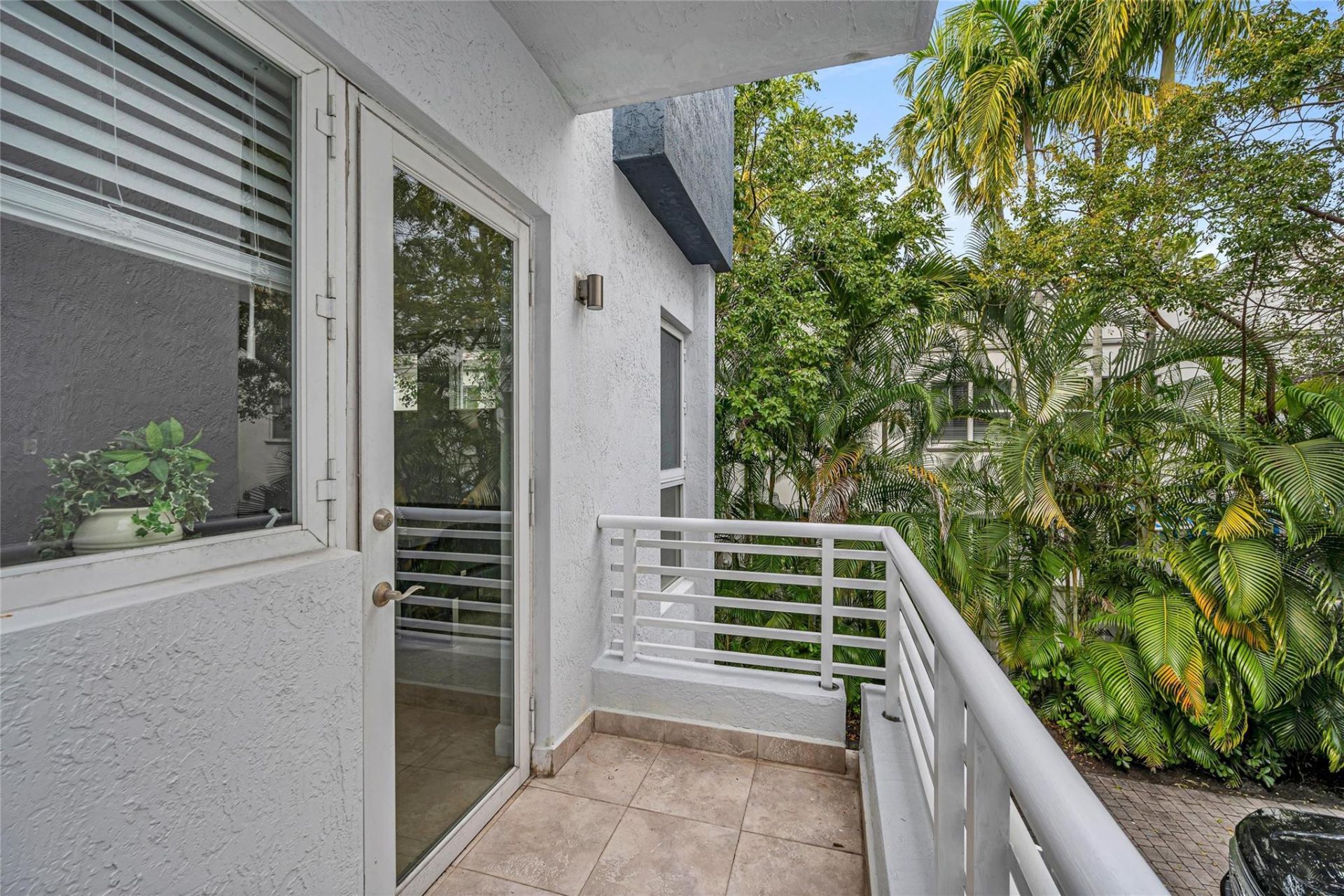 832 N Victoria Park Road, Unit 832, Fort Lauderdale, FL 33304 Photo