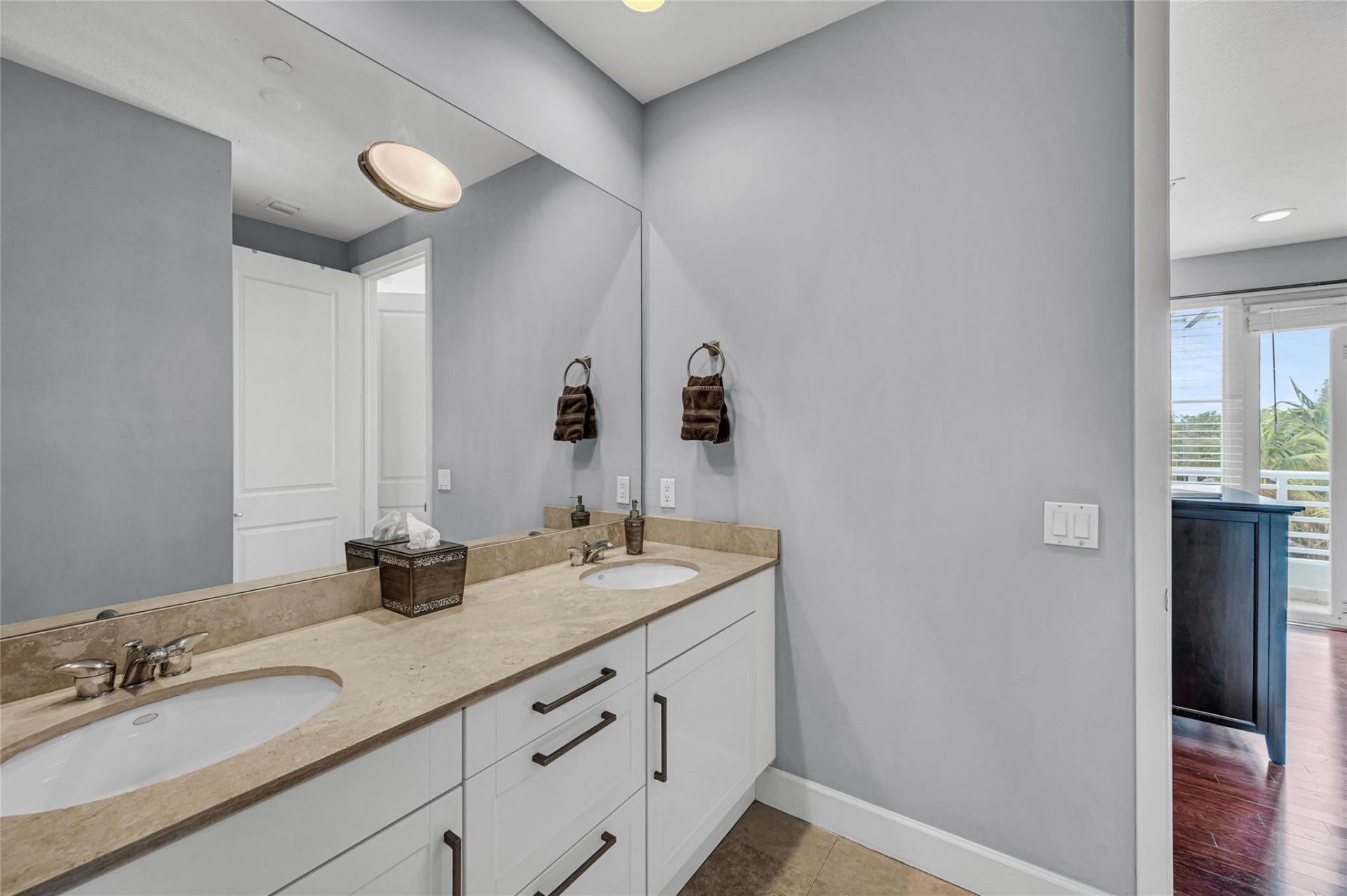 832 N Victoria Park Road, Unit 832, Fort Lauderdale, FL 33304 Photo