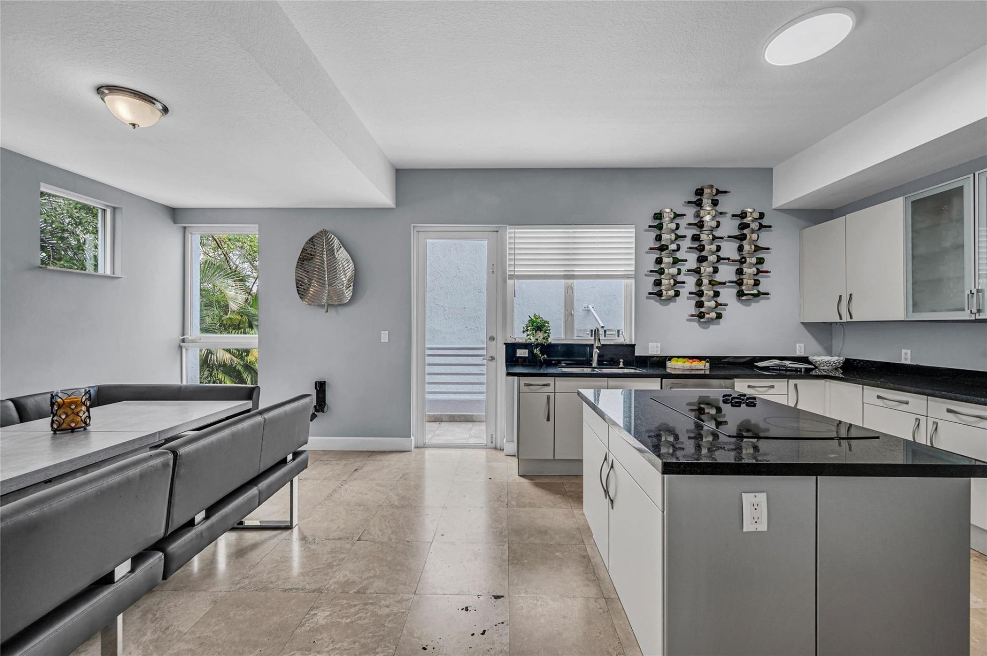 832 N Victoria Park Road, Unit 832, Fort Lauderdale, FL 33304 Photo