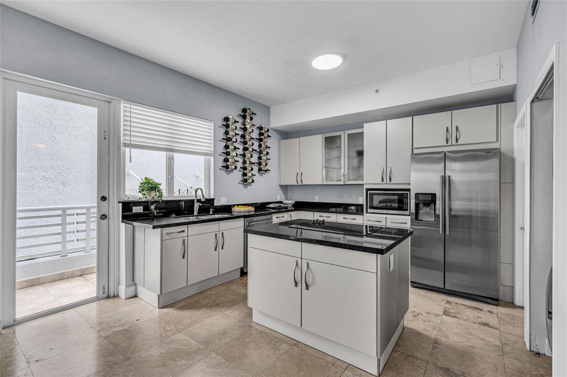 832 N Victoria Park Road, Unit 832, Fort Lauderdale, FL 33304 Photo