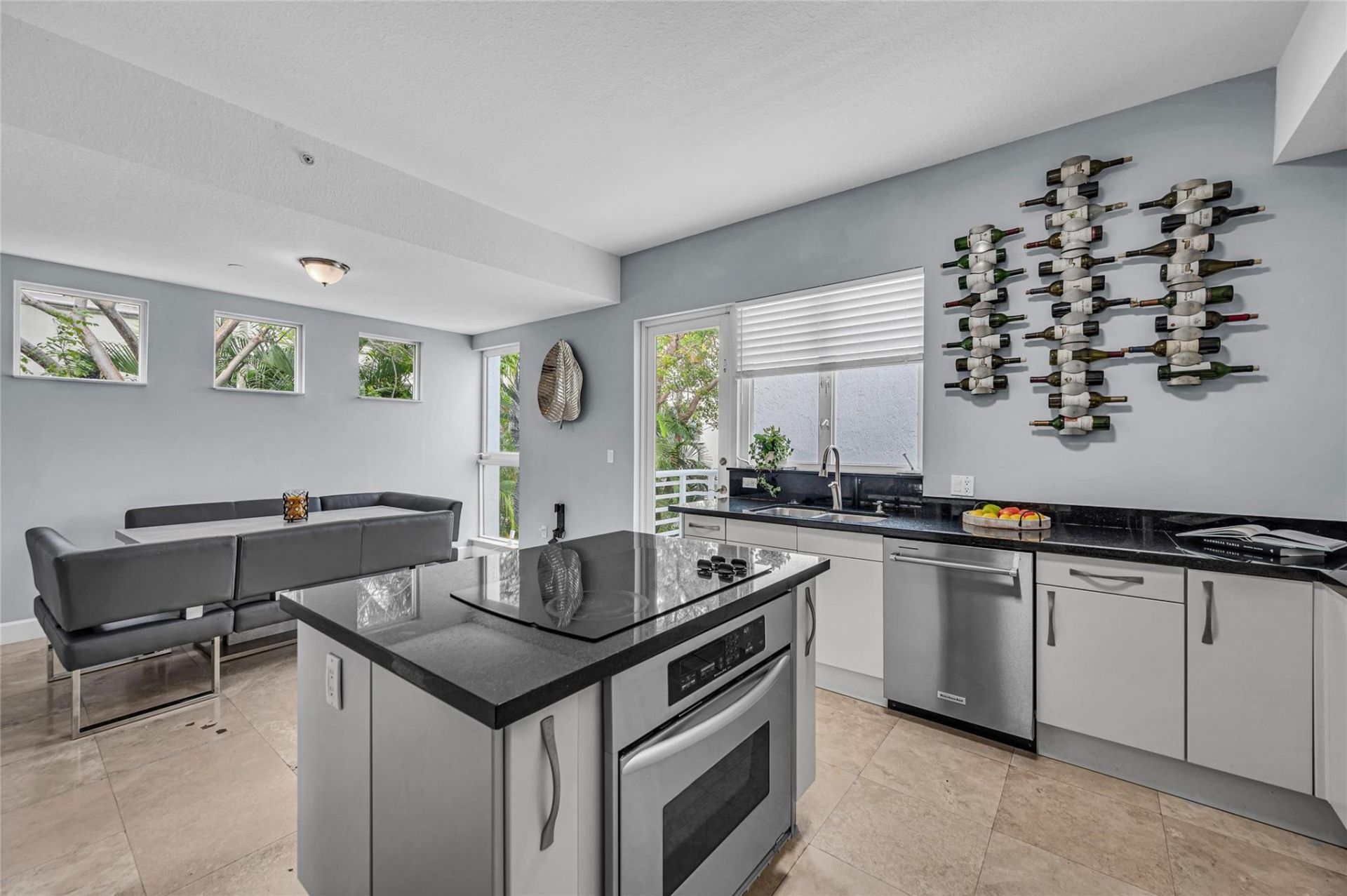 832 N Victoria Park Road, Unit 832, Fort Lauderdale, FL 33304 Photo