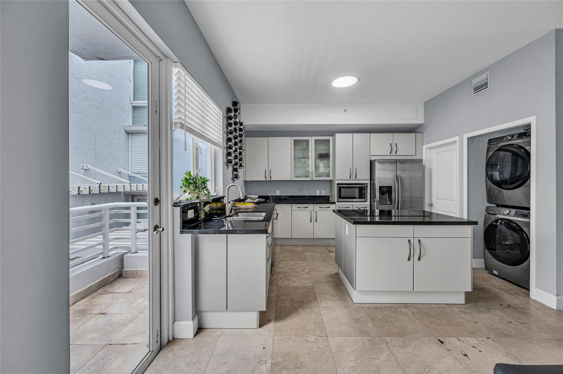 832 N Victoria Park Road, Unit 832, Fort Lauderdale, FL 33304 Photo