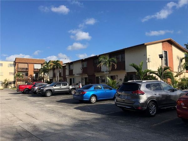 21 SW 109th Ave, Unit 2B, Miami, FL 33174
