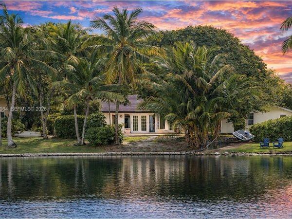 7355 Poinciana Ct, Miami Lakes, FL 33014