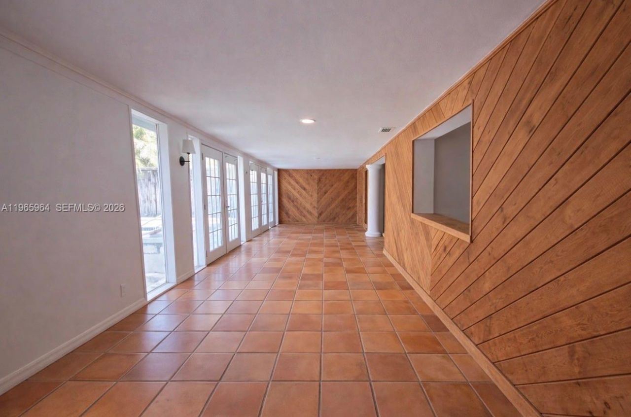 7355 Poinciana Ct, Miami Lakes, FL 33014 Photo