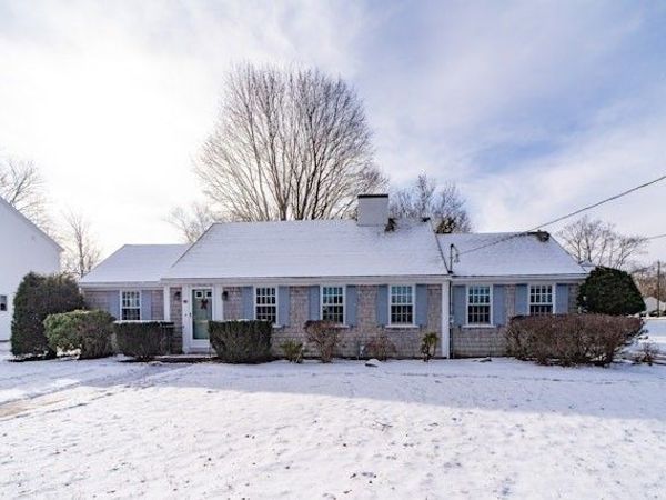 1 Bloomfield Ave, Middleboro, MA 02346