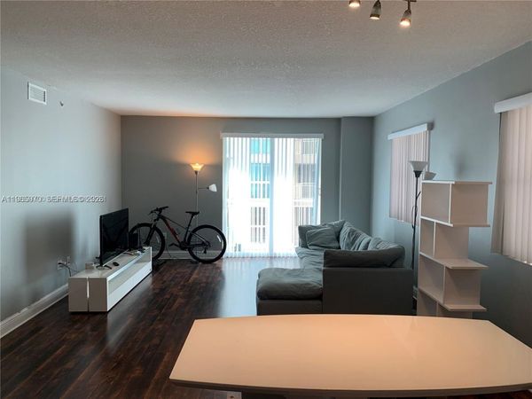 7275 SW 90th St, Unit C312, Miami, FL 33156