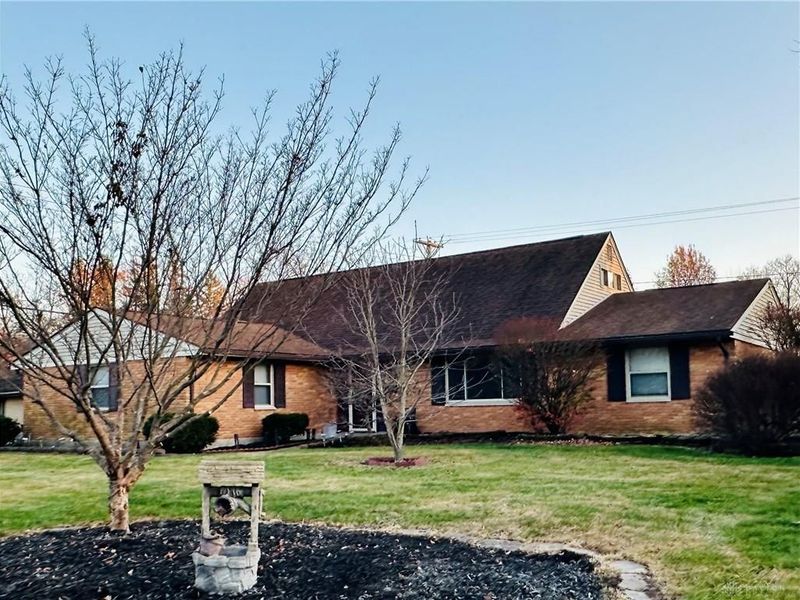 2312 E Whipp Road, Dayton, OH 45440 Photo 2