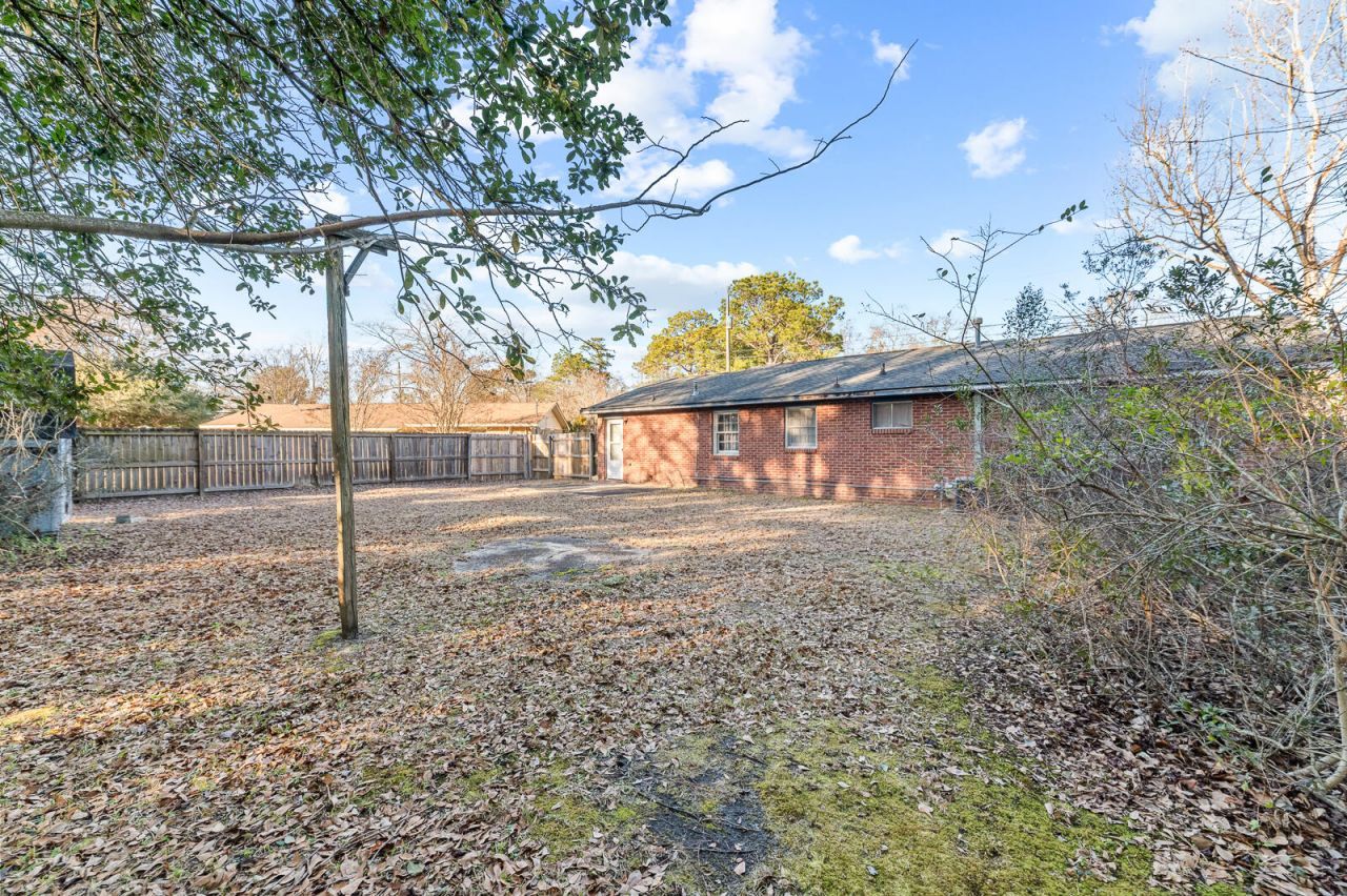 4459 Farmwood Street Photo 17