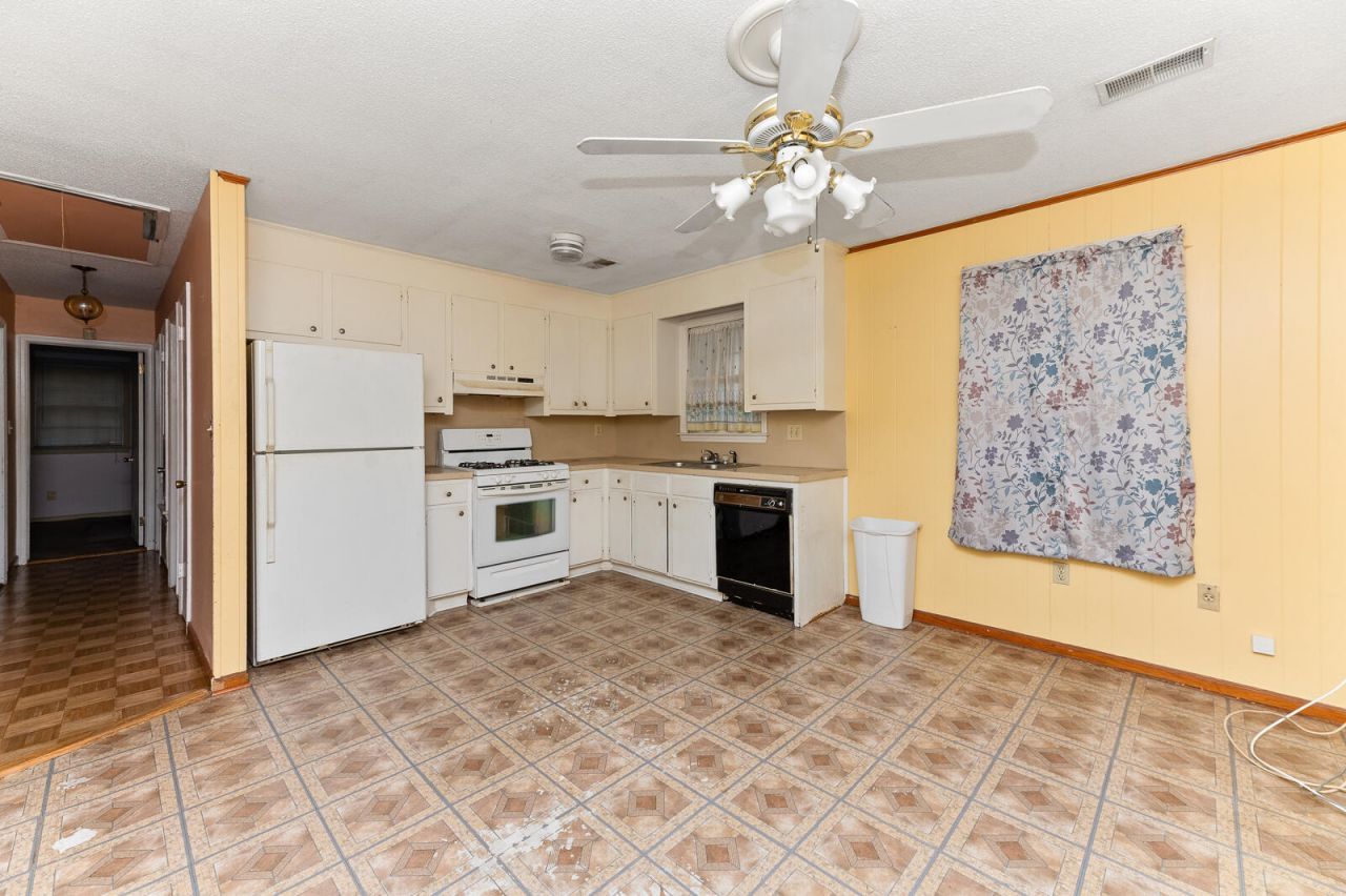 4459 Farmwood Street Photo 7