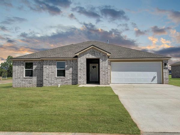 54 Wolfsbridge Loop, Cabot, AR 72023
