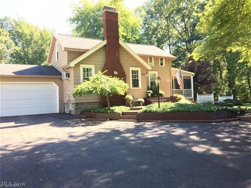 249 Howland Wilson Road SE, Warren, OH 44484 Photo 1