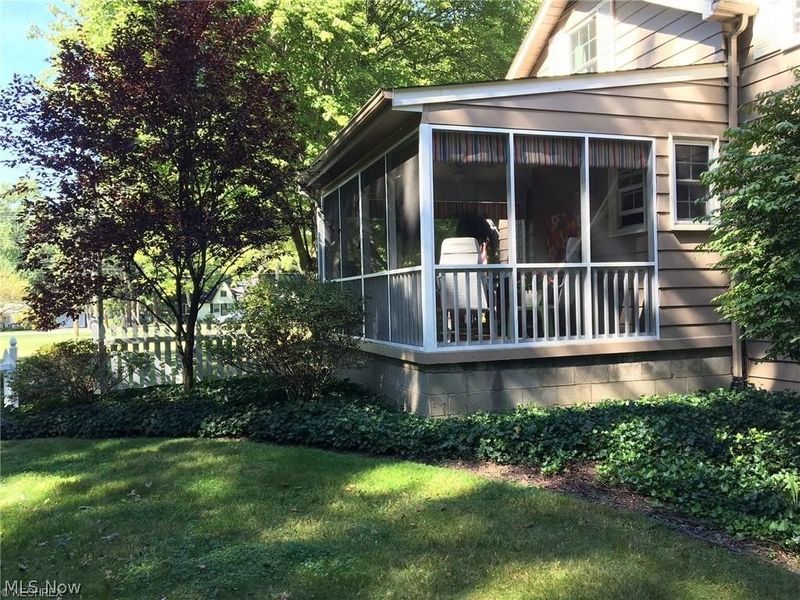 249 Howland Wilson Road SE, Warren, OH 44484 Photo 3