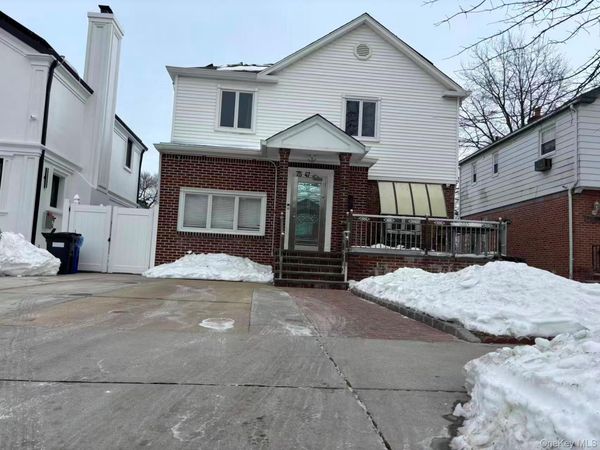 7547 193rd Street , Fresh Meadows, NY 11366