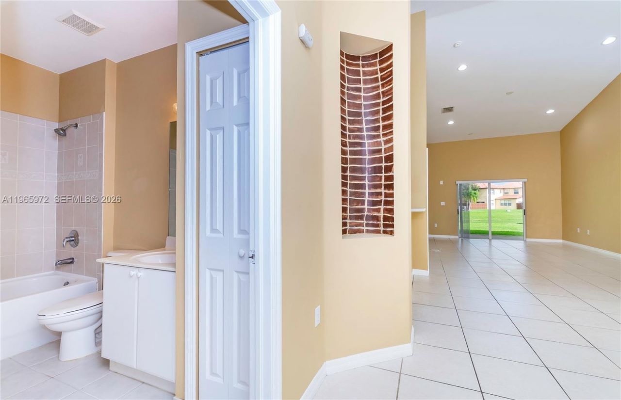 1207 NE 32nd Ter, Unit 1207, Homestead, FL 33033 Photo