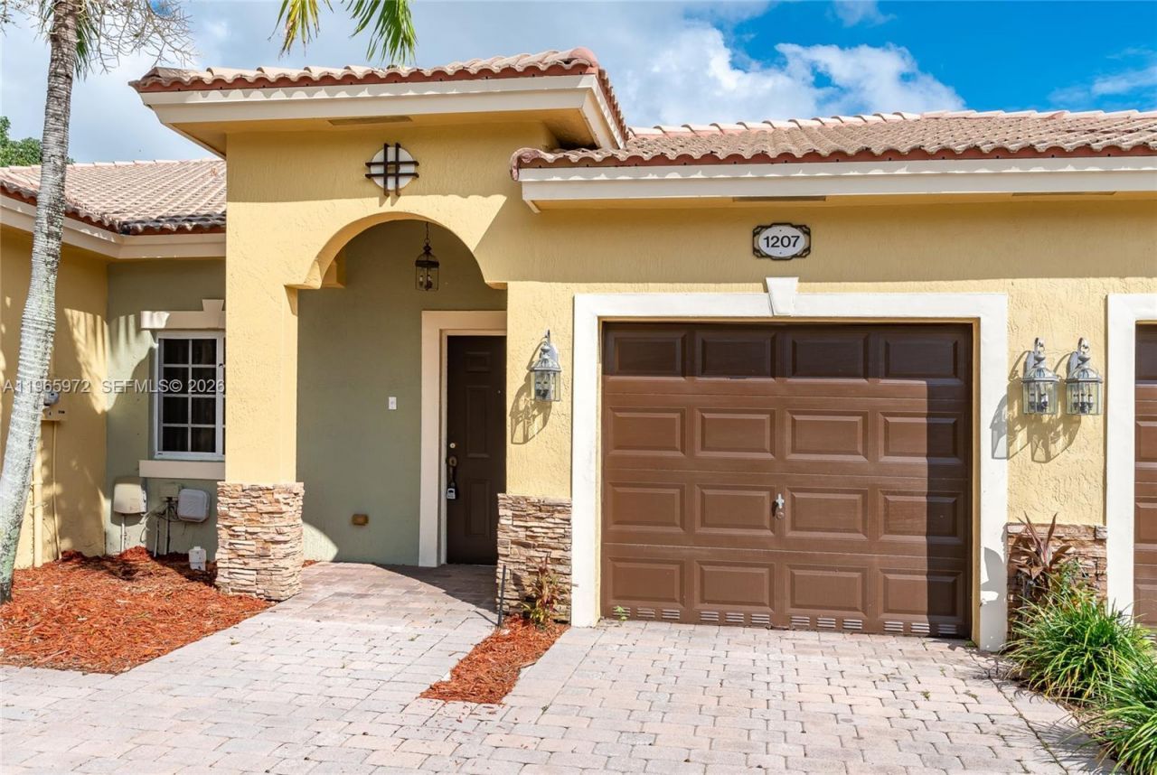1207 NE 32nd Ter, Unit 1207, Homestead, FL 33033 Photo