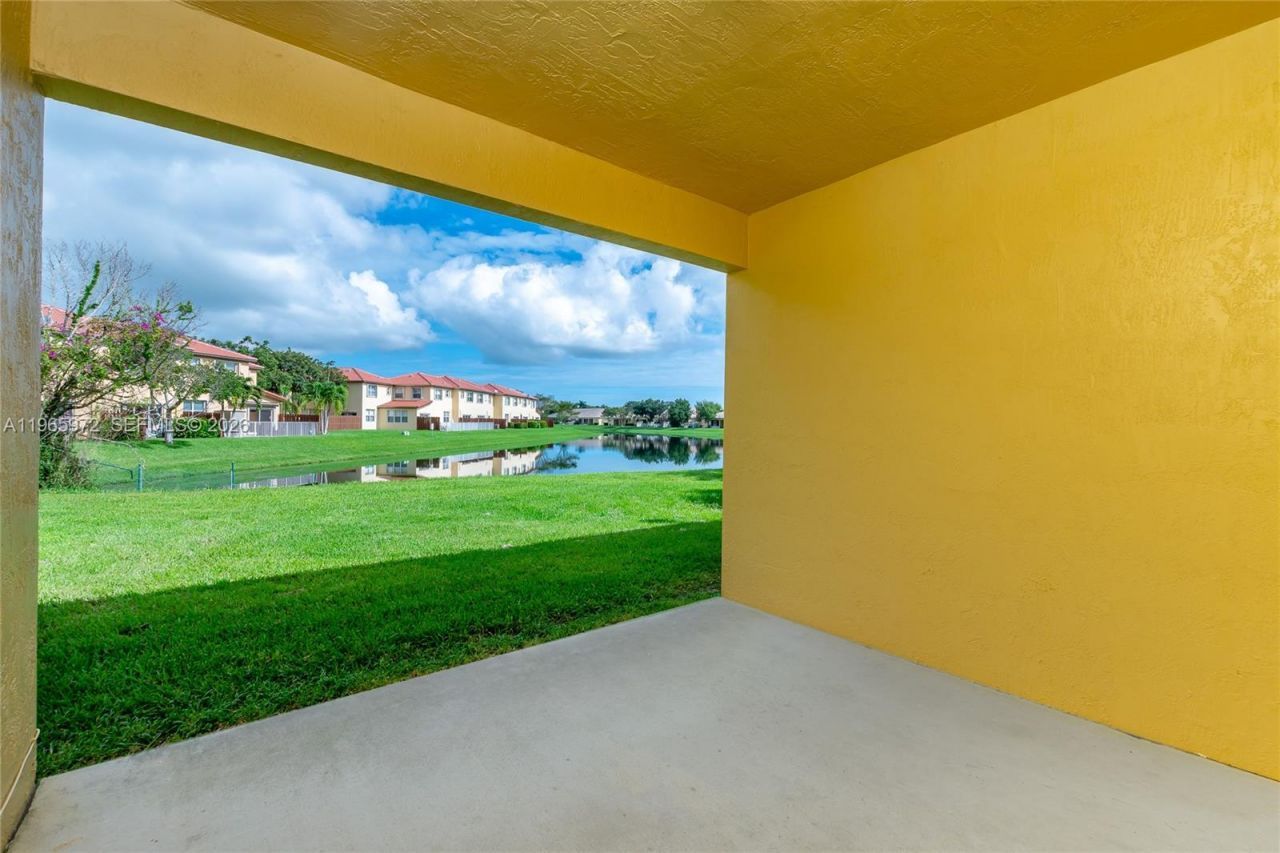 1207 NE 32nd Ter, Unit 1207, Homestead, FL 33033 Photo