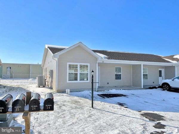 26 PACIFIC AVENUE, MILROY, PA 17063