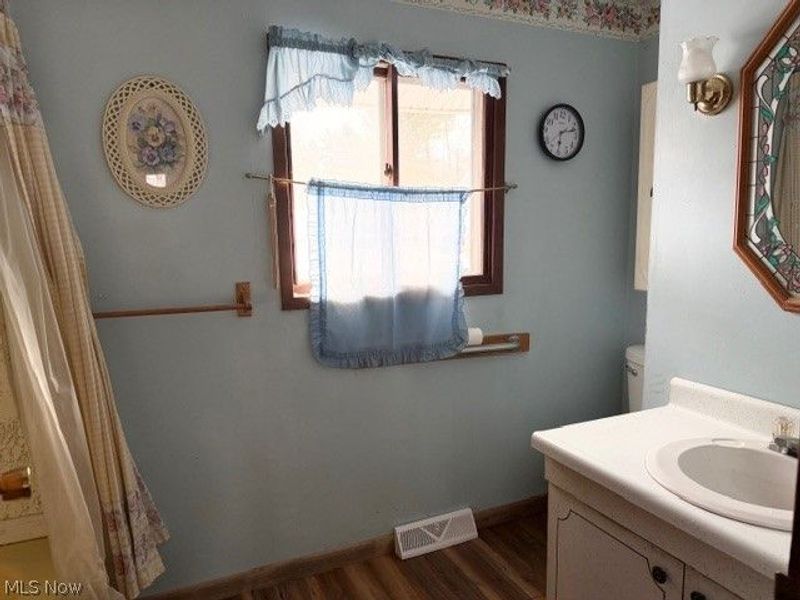 71571 main Street, Saint Clairsville, OH 43950 Photo 4