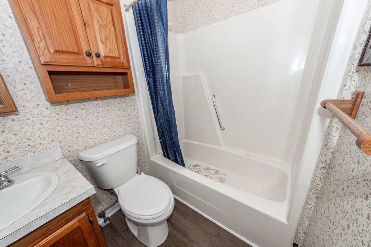 444 Academy Road Photo 11