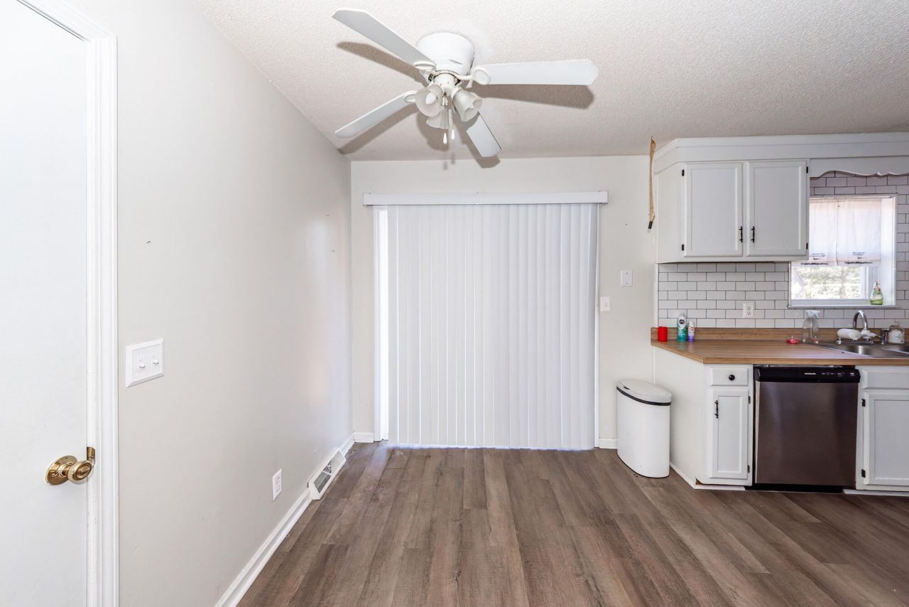 444 Academy Road Photo 5