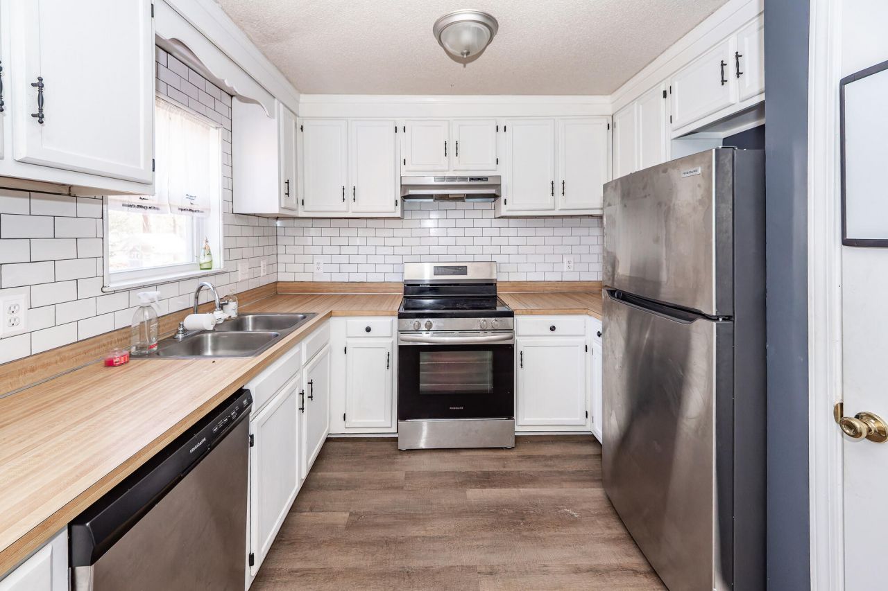 444 Academy Road Photo 6