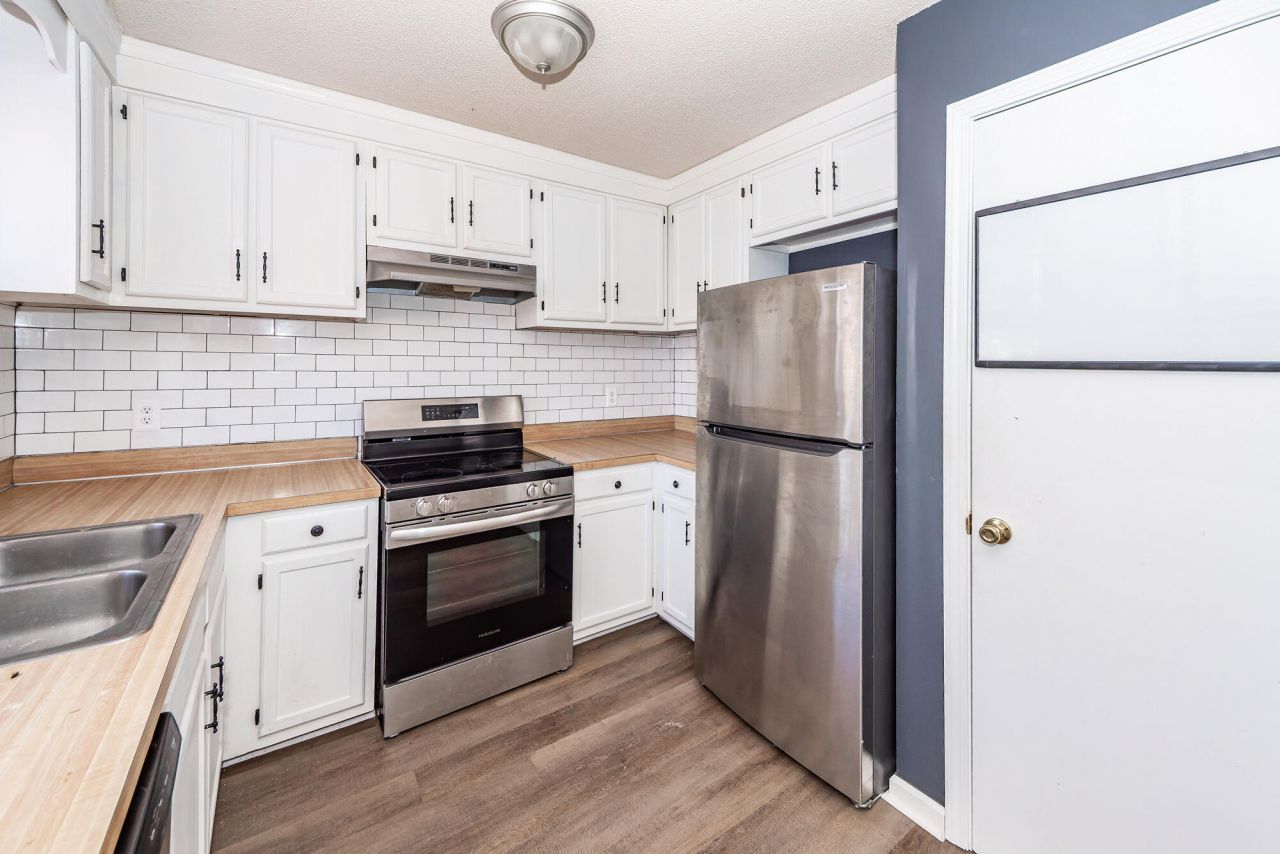 444 Academy Road Photo 7