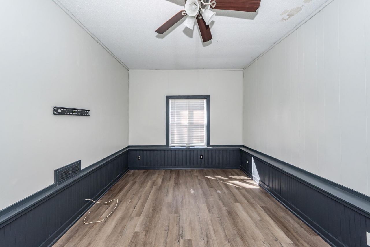 444 Academy Road Photo 8