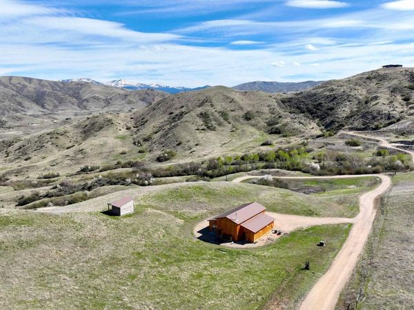 2 Brook Ln, Horseshoe Bend, ID 83629