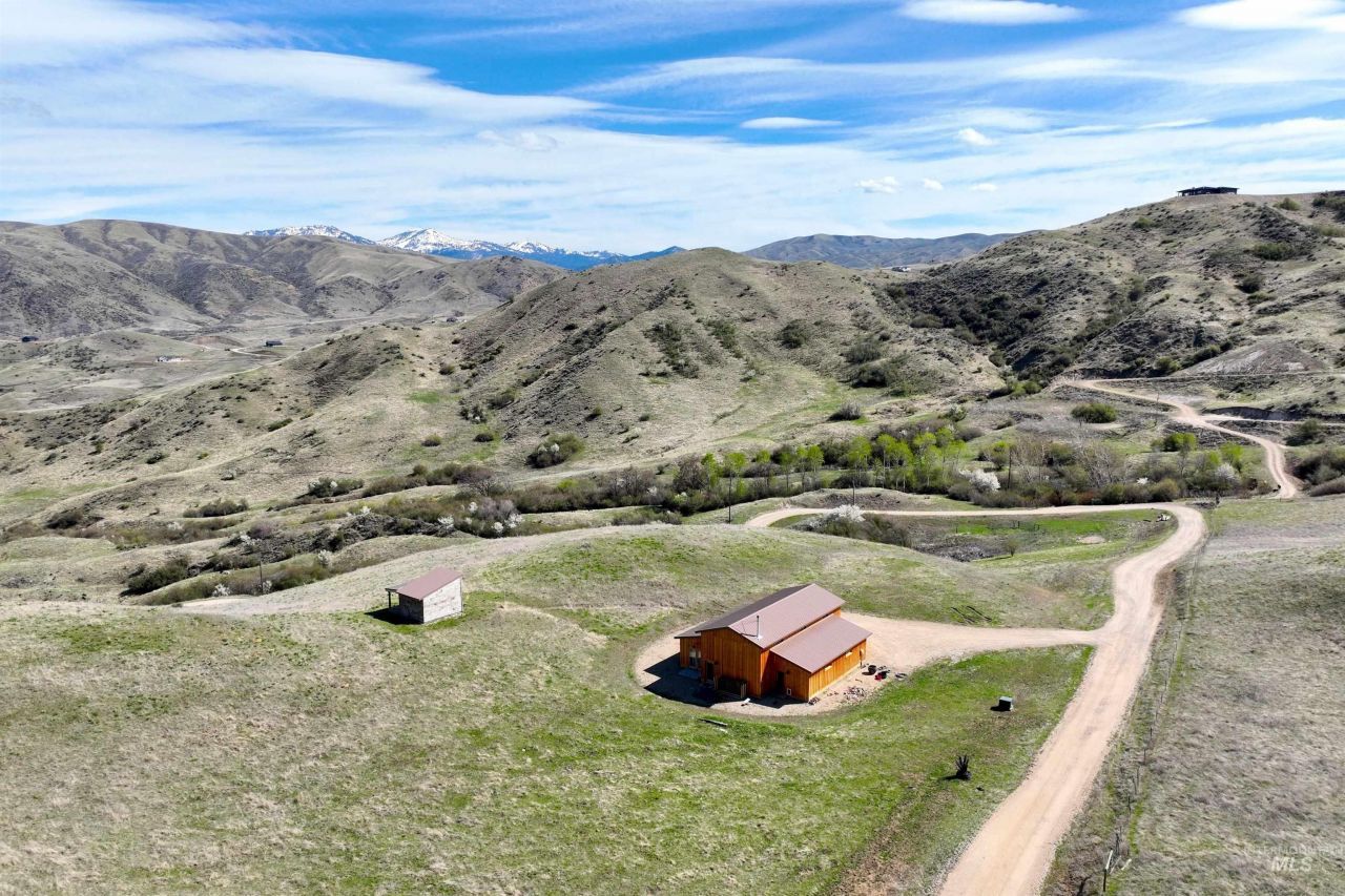 2 Brook Ln, Horseshoe Bend, ID 83629 Main Photo
