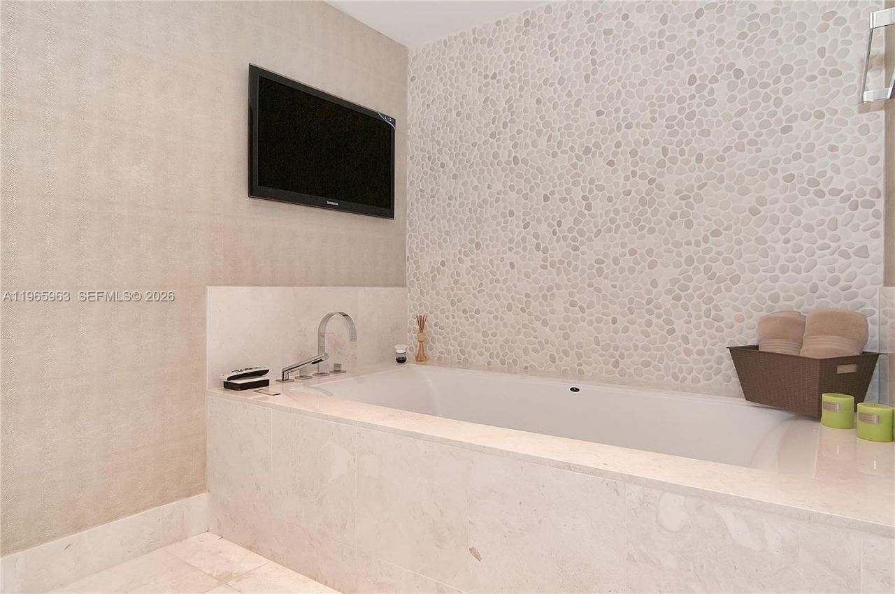 17121 Collins Ave , Unit 1707, Sunny Isles Beach, FL 33160 Photo