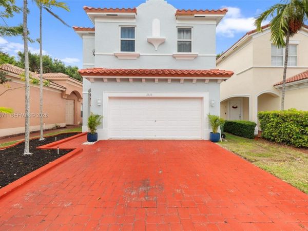 2328 NE 37th Ter , Homestead, FL 33033