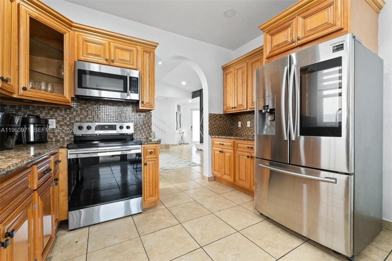 2328 NE 37th Ter , Homestead, FL 33033 Photo