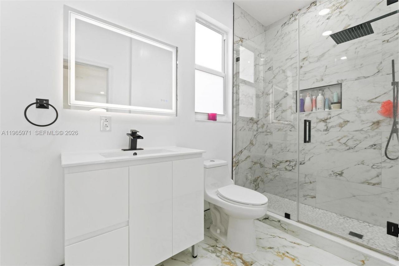 2328 NE 37th Ter , Homestead, FL 33033 Photo