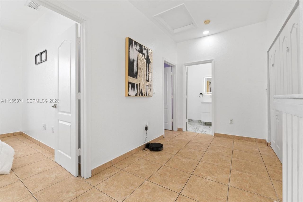 2328 NE 37th Ter , Homestead, FL 33033 Photo