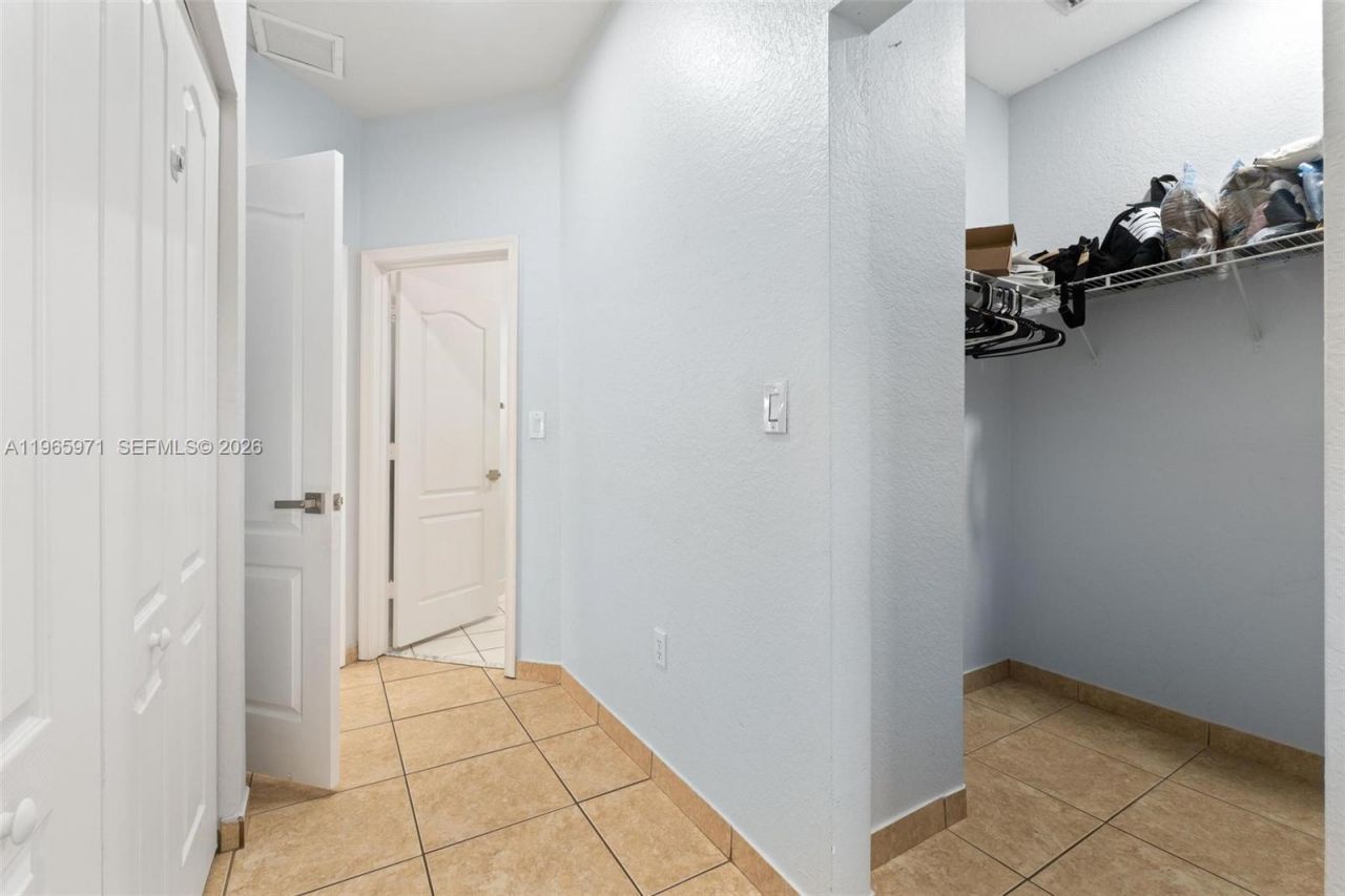 2328 NE 37th Ter , Homestead, FL 33033 Photo