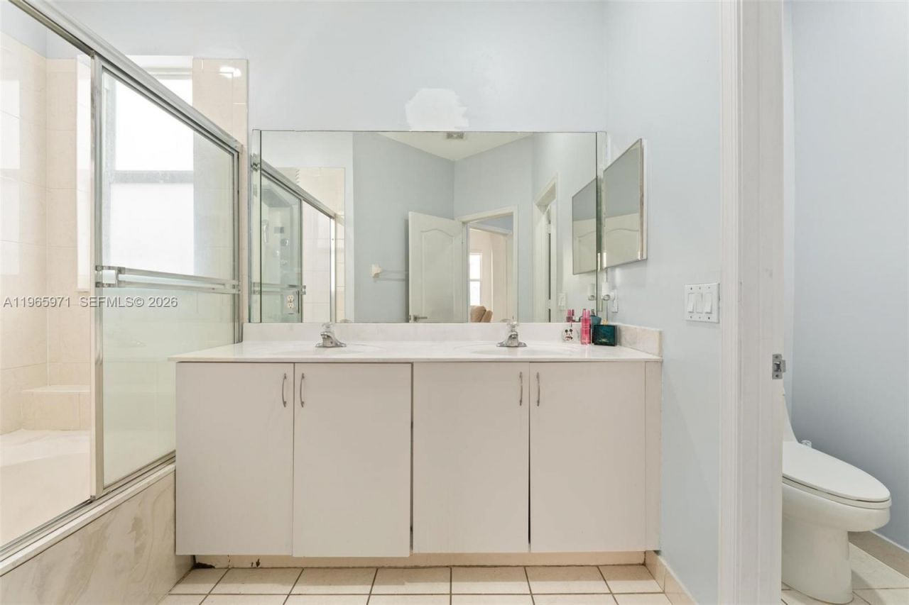 2328 NE 37th Ter , Homestead, FL 33033 Photo